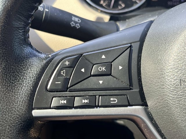 Used 2020 Nissan Rogue SV w/ Premium Package FWD image 38