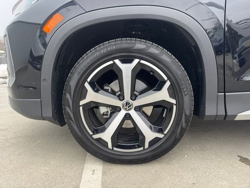 Certified 2025 Volkswagen Tiguan SE image 31