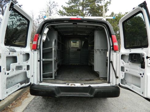 Used 2017 GMC Savana 2500 image 10