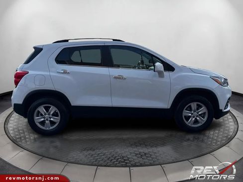 Used 2018 Chevrolet Trax LT w/ LT Convenience Package AWD/4WD image 6
