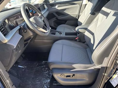New 2026 Volkswagen Tiguan SE AWD/4WD image 14