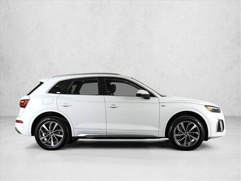 Used 2023 Audi Q5 2.0T Premium Plus w/ Premium Plus Package AWD/4WD image 4