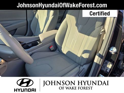 Certified 2025 Hyundai Elantra SEL image 22
