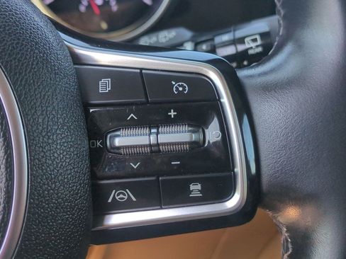 Certified 2024 Kia Carnival EX FWD image 13