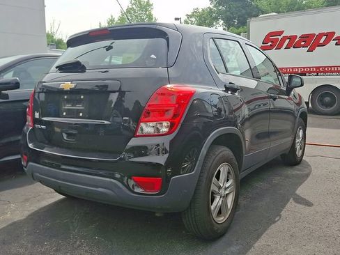 Used 2019 Chevrolet Trax LS AWD/4WD image 3