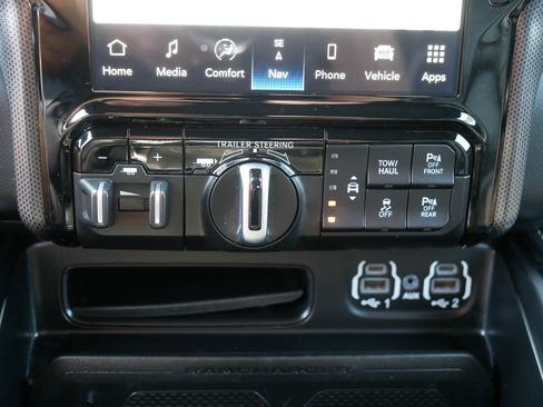 Used 2022 RAM 1500 Limited AWD/4WD image 31