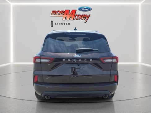 Used 2023 Ford Escape ST-Line w/ Cold Weather Package FWD image 6