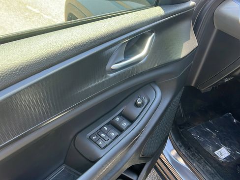 New 2025 Jeep Grand Cherokee Laredo w/ MOPAR Finishing Package image 15