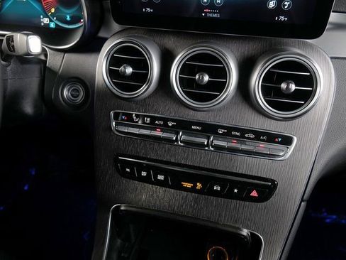 Used 2021 Mercedes-Benz GLC 300 4MATIC image 18