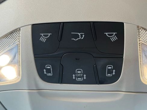 Used 2017 Chrysler Pacifica Touring-L FWD image 20