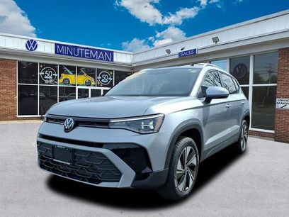 Certified 2025 Volkswagen Taos SE w/ Panoramic Sunroof Package