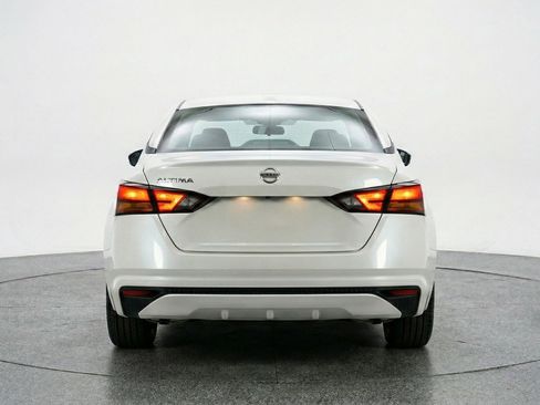Used 2025 Nissan Altima 2.5 SV FWD image 7