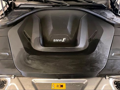 Certified 2025 BMW i4 eDrive40 image 28