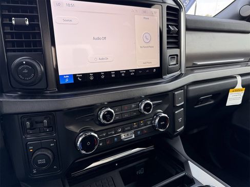 New 2026 Ford F350 Platinum w/ FX4 Off-Road Package image 36