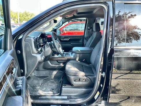 Used 2023 GMC Sierra 1500 Elevation AWD/4WD image 2