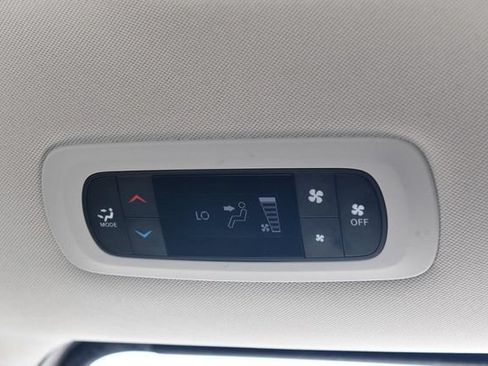 Used 2023 Chrysler Voyager LX FWD image 21