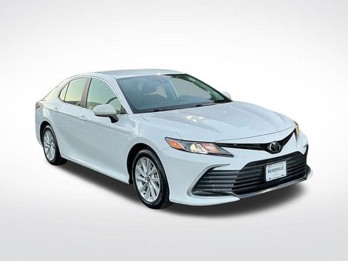 Used 2024 Toyota Camry LE FWD image 9