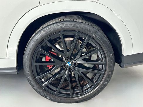 Used 2022 BMW X6 xDrive40i w/ M Sport Package image 34