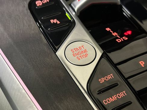 Used 2025 BMW X5 xDrive40i w/ Premium Package image 34