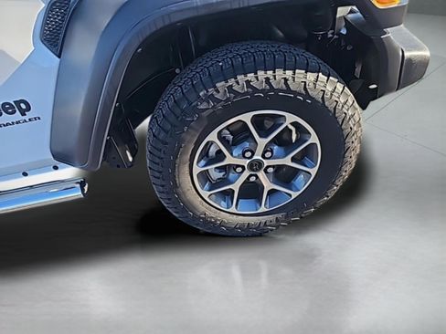 Used 2024 Jeep Wrangler Sport S image 17