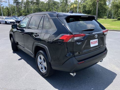 Used 2024 Toyota RAV4 XLE FWD image 3