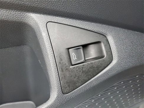 Certified 2025 Volkswagen Jetta Sport image 31