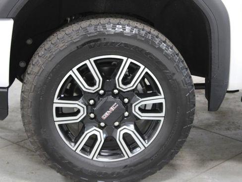 Used 2022 GMC Sierra 2500 AT4 w/ AT4 Preferred Package AWD/4WD image 21