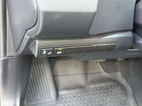 Used 2025 Toyota Corolla LE w/ LE Premium Package FWD image 19