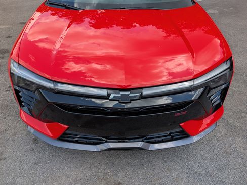 Used 2025 Chevrolet Blazer EV SS AWD/4WD image 12