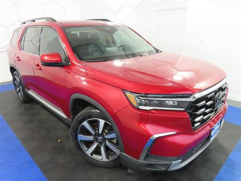 Used 2024 Honda Pilot Touring image 5