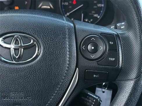 Used 2018 Toyota RAV4 LE image 14