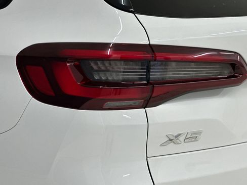 Used 2023 BMW X5 xDrive40i w/ M Sport Package AWD/4WD image 12