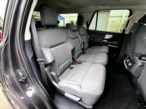 Used 2025 Ford Expedition Active image 19