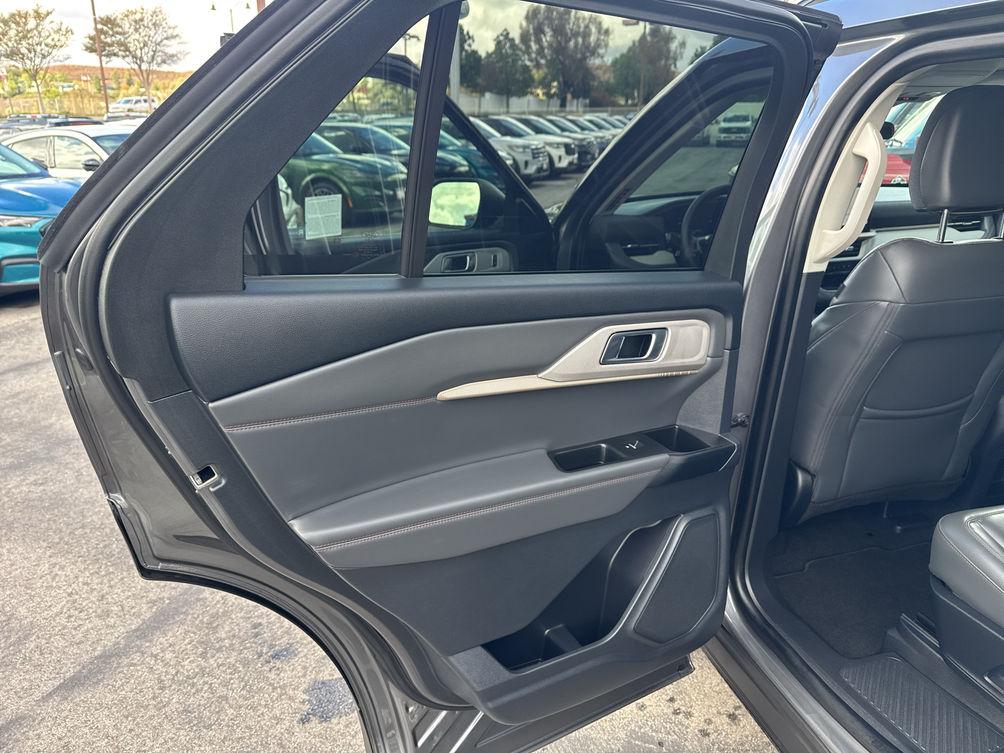 Used 2026 Ford Explorer Active w/ Active Comfort Package AWD/4WD image 13