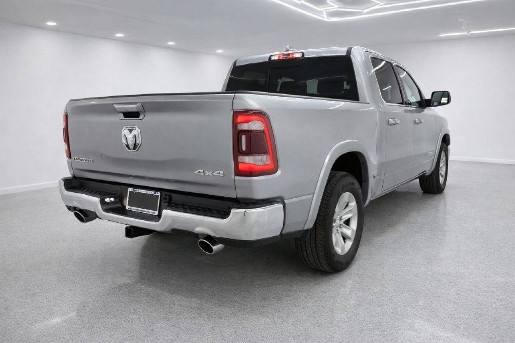 Used 2022 RAM 1500 Laramie AWD/4WD image 3