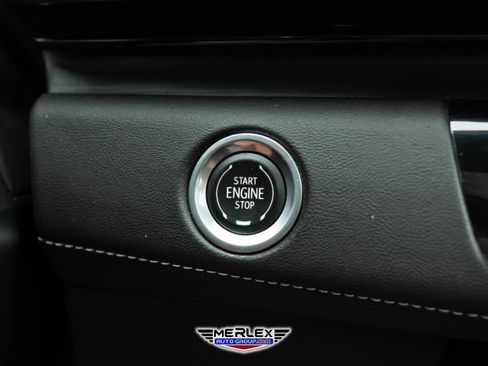 Used 2022 Cadillac Escalade ESV Premium Luxury image 34