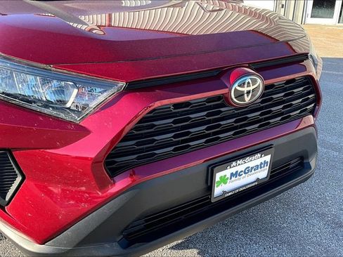 Used 2020 Toyota RAV4 LE image 28