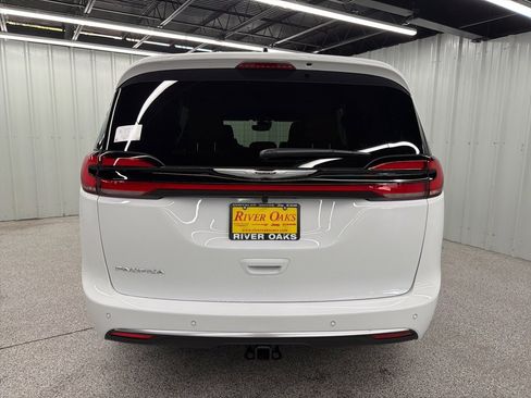 New 2026 Chrysler Pacifica Pinnacle w/ Trailer Tow Group image 5