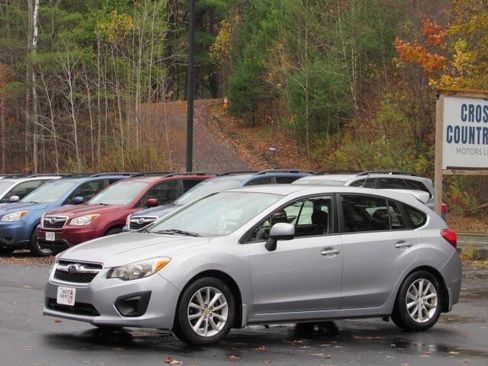 Used 2014 Subaru Impreza 2.0i Premium w/ All-Weather Package w/CVT image 2