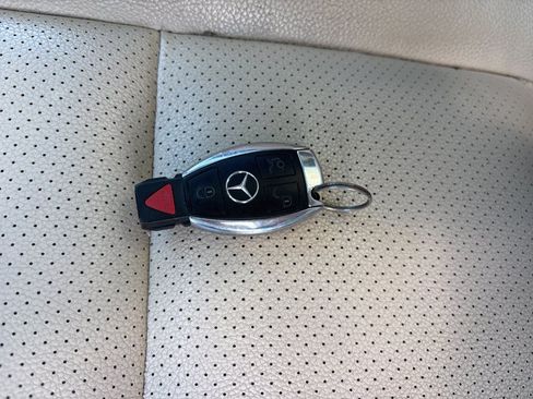 Used 2015 Mercedes-Benz GLK 350 4MATIC image 40