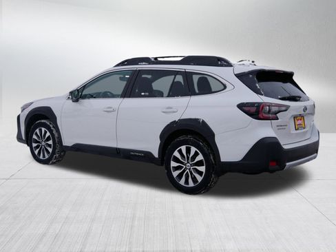 Used 2023 Subaru Outback Limited image 5