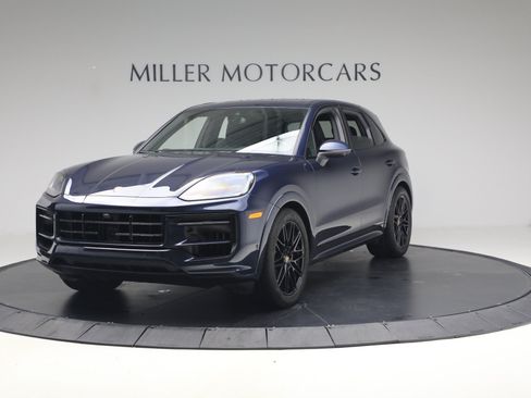 Used 2024 Porsche Cayenne S AWD/4WD image 1
