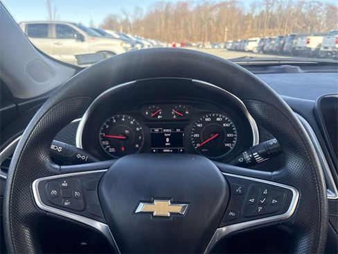 Used 2022 Chevrolet Malibu LT image 11