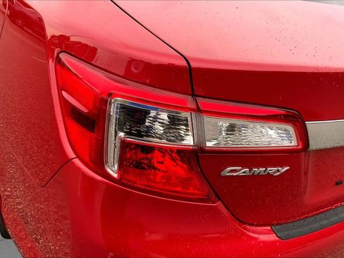Used 2013 Toyota Camry XLE w/ Convenience Pkg FWD image 28