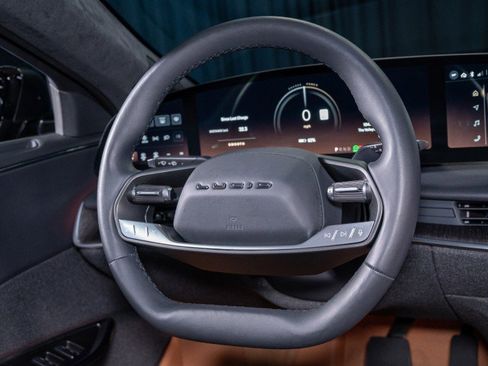 Used 2025 Lucid Air Touring image 21