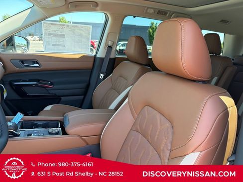 New 2026 Nissan Pathfinder Platinum AWD/4WD image 14