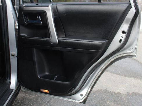 Used 2015 Toyota 4Runner SR5 image 16