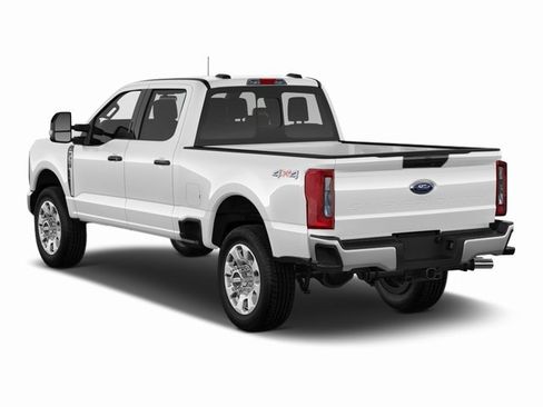Used 2025 Ford F350 XLT image 2