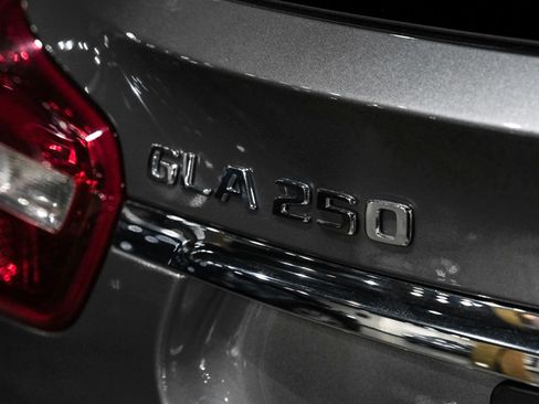 Used 2019 Mercedes-Benz GLA 250 4MATIC image 53