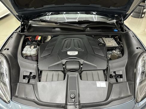 Used 2019 Porsche Cayenne S image 7